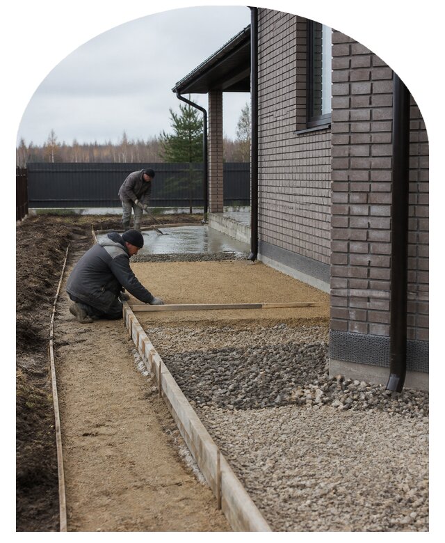 Устройство отмостки вокруг дома под ключ с гарантией в Сальске